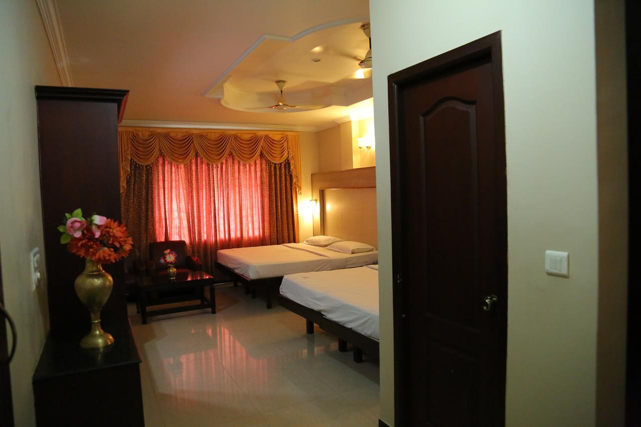Hotel Vels Court Palni Kültér fotó