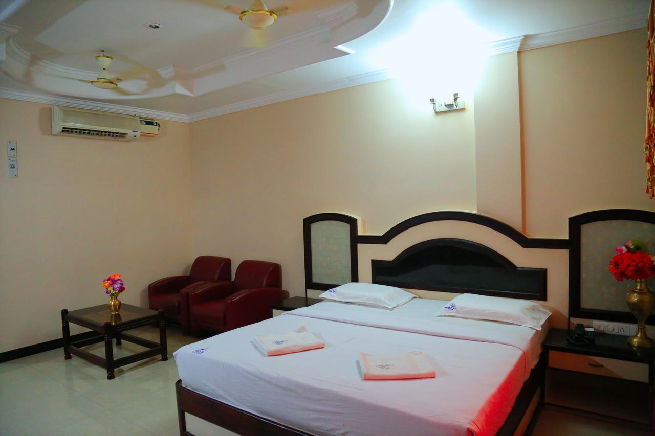 Hotel Vels Court Palni Kültér fotó